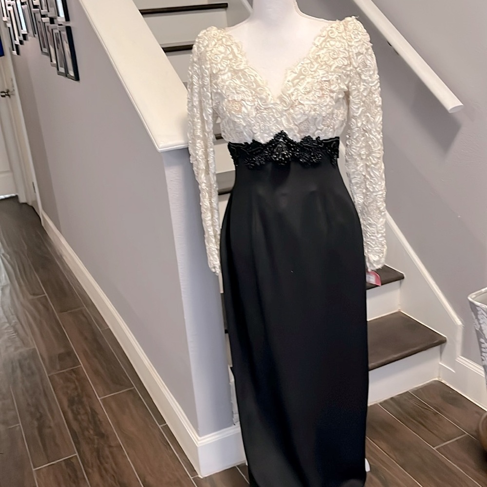 San Carlin Stunning Black & White Evening Gown NWT. Retails $1975. exquisite.